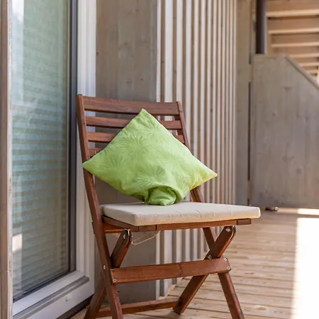 Grimming By Keyone Tauplitz